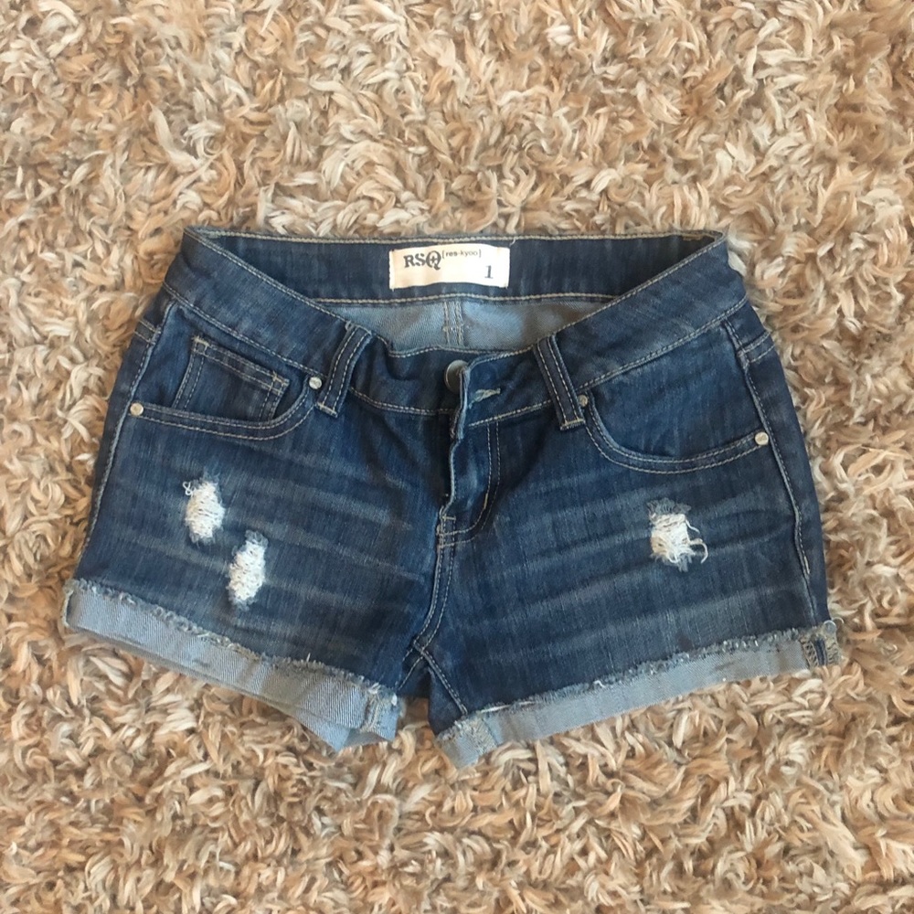 Cute ripped jean shorts!
